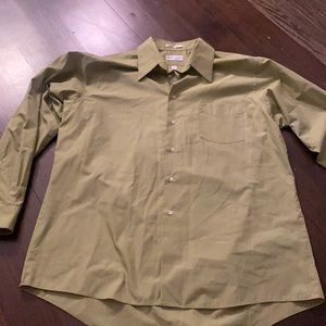 Van Heusen dress shirt (17, 34/35)